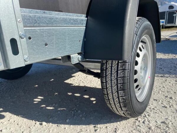 BBBBBBBBBBB.jpg Rimorchio Martz Holz 230 x 126 cm 500/750 KG PTAC + portascale e balestre