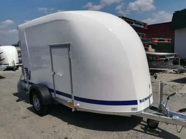 BBBBB_5d2b89f1-c443-4a4a-a8ff-fa14d534305c.jpg Furgoneta de poliéster Niewiadów con puerta lateral y rampa de carga