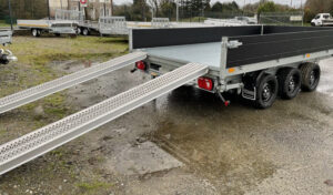 Remolque volquete trilateral Saris K3 406 x 204, 3500 kg, triple eje, con freno, ballestas