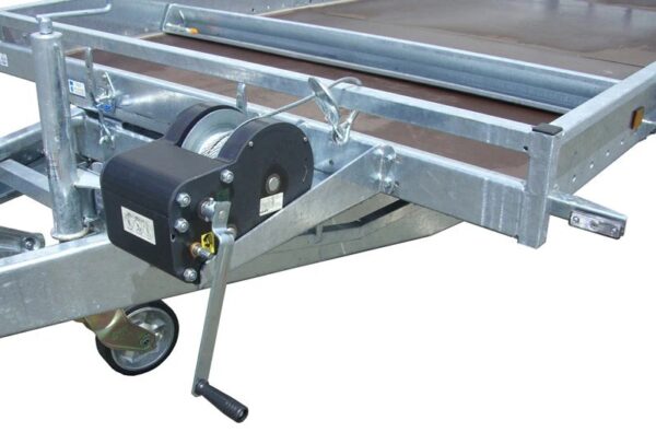 Piattaforma basculante: 3,00 m x 1,70 m / 750 kg LIDER