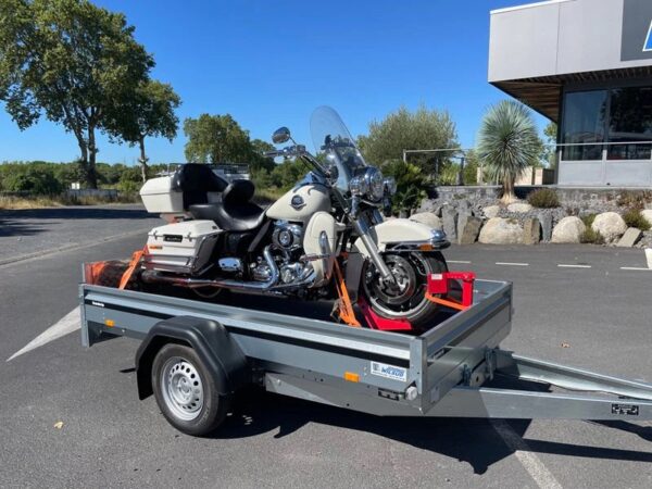 JJ_0b4153ad-0e34-4477-a36b-caf81f97af1a.jpg Piattaforma ribaltabile 2,60 m, con freno, 1000 kg BRENDERUP