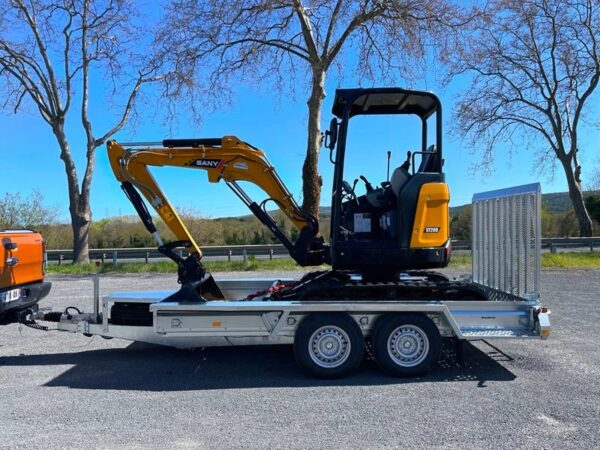 S_3f1d0aad-9653-4df0-96e6-a883bad99c85.jpg Portamacchine BRENDERUP 3,60 m x 1,79 m 3500 kg