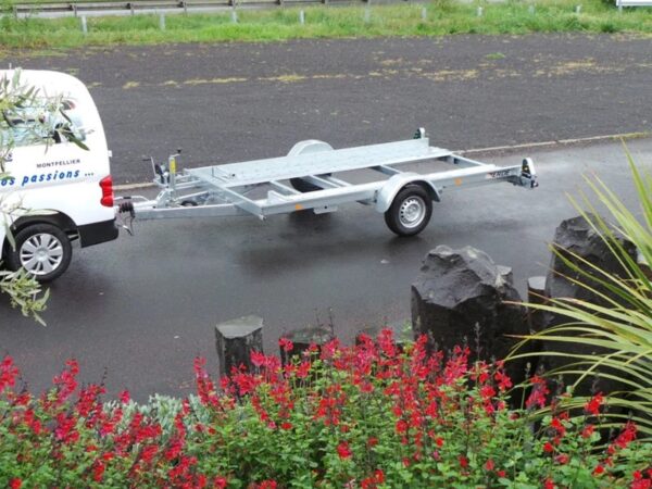 Trasportatore di auto monoasse da 1300 kg