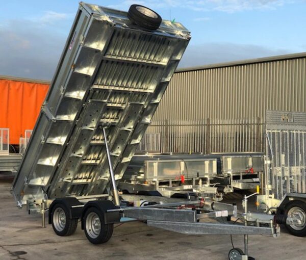 XX_89ca2a99-37b0-47cd-8c53-2d903af2bb8e.jpg Rimorchio ribaltabile a 2 assi indipendente – 2700 kg GVWR