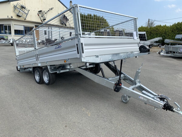 Rimorchio a piattaforma LIDER con ruote sottostanti – GVWR: 3500 kg – 2 assi con freni – 506 x 215 cm