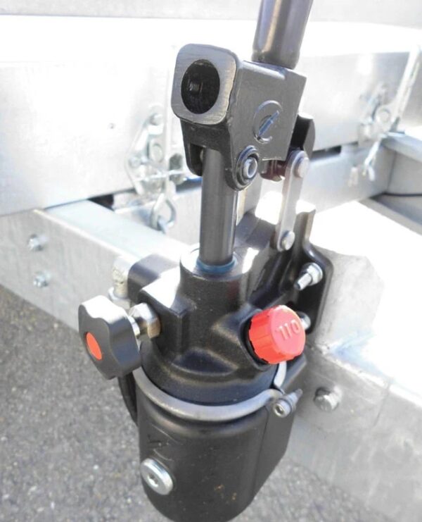 Rimorchio a piattaforma LIDER con ruote sottostanti – GVWR: 3500 kg – 2 assi con freni – 506 x 215 cm