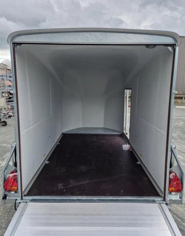 YYY_ffb0ac5e-dc69-4d22-8c1b-48bc9acb629b.jpg Rimorchio Pullman Debon Cargo 1300 blu con sospensioni e porta laterale