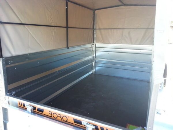 jj_6676c513-3bf9-44be-8128-3a1090f94430.jpg Rimorchio portabagagli Boro a 2 assi da 750 kg: guida senza patente elettronica